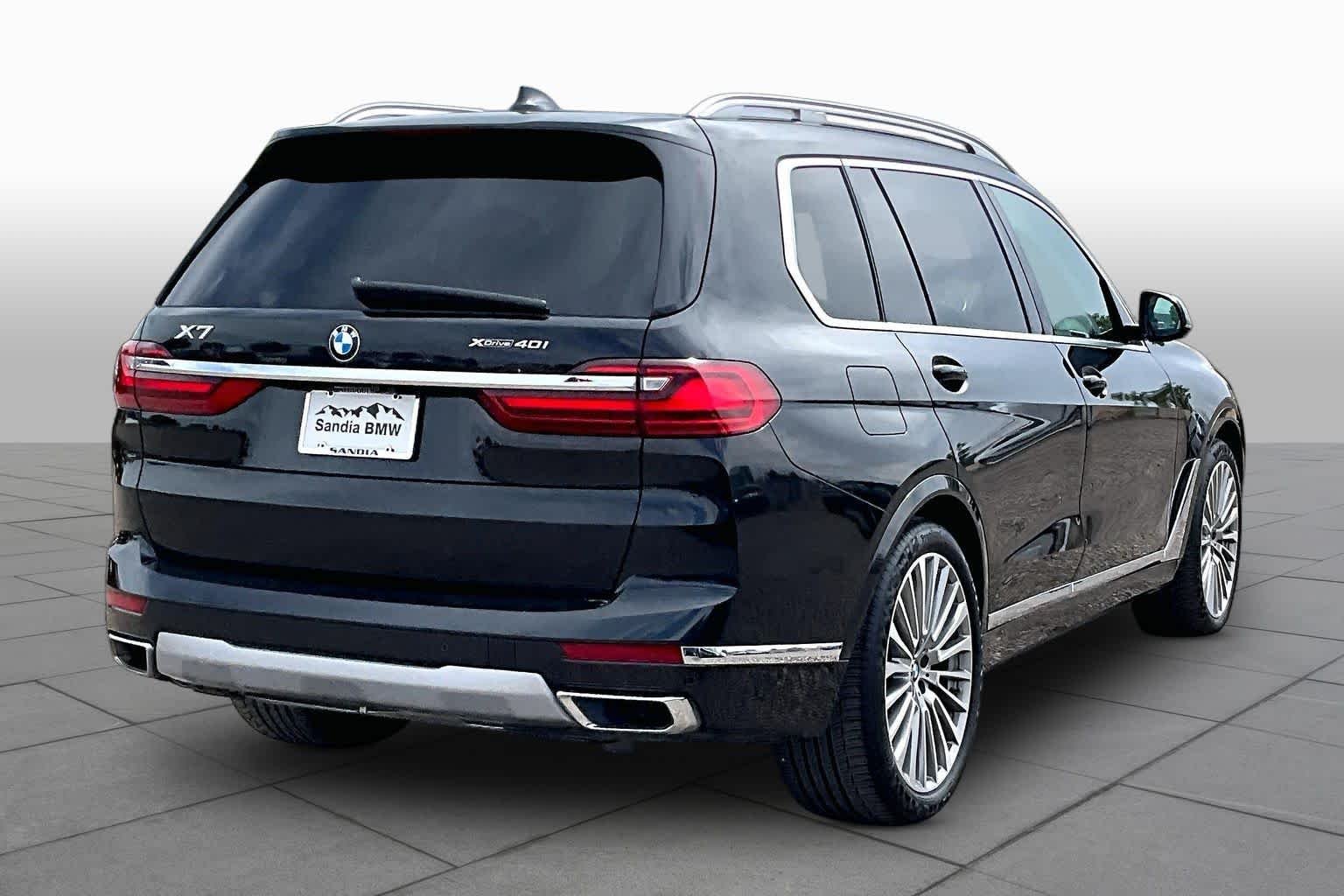Used 2022 Black Sapphire Metallic BMW xDrive40i image 10