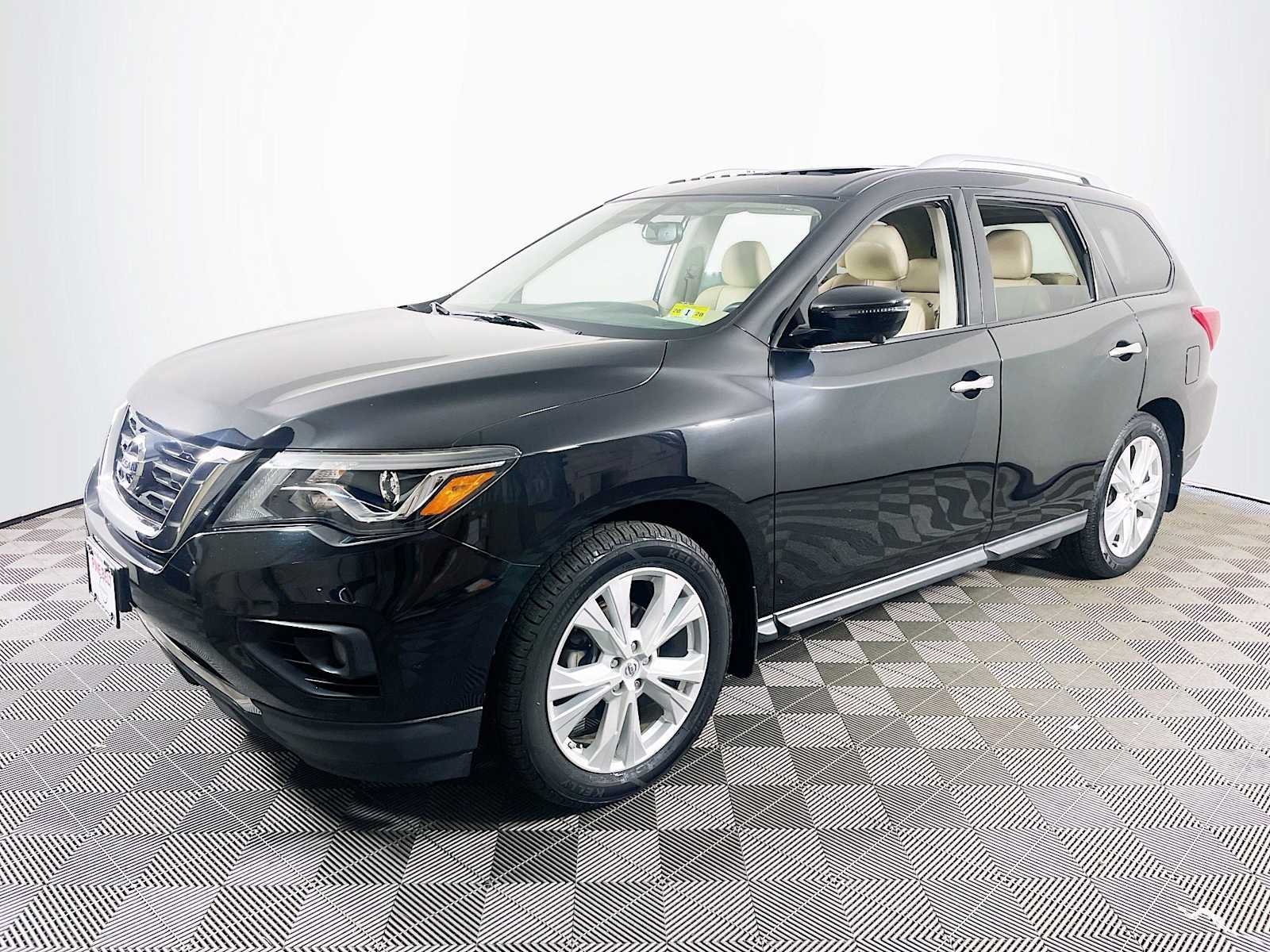 2019 Nissan Pathfinder SL