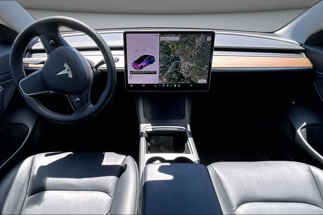 Used 2021 White Tesla Standard Range Plus image 7