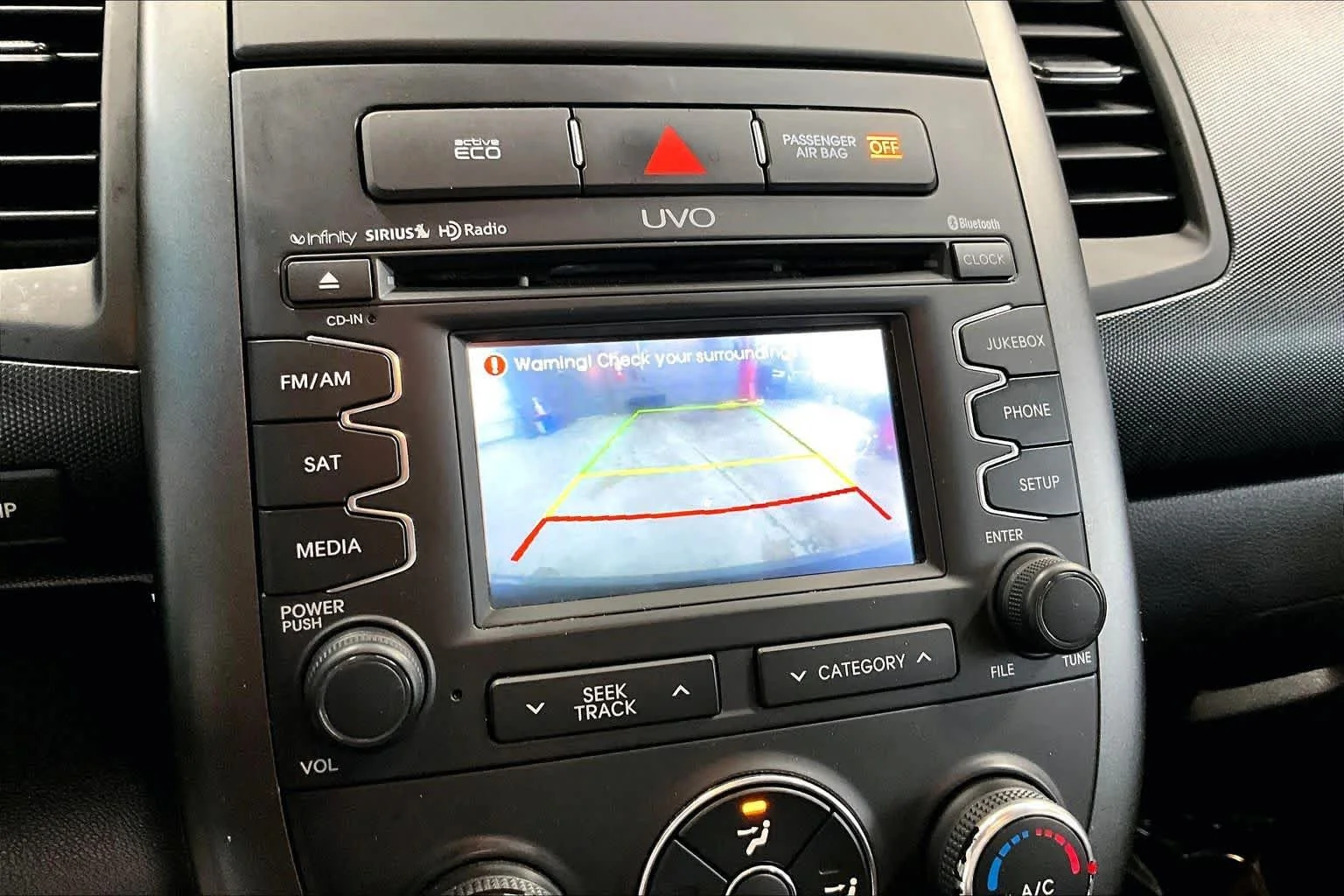 Used 2012 Titanium Pearl Metallic Kia + image 25