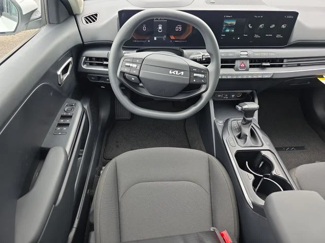 New 2026 Snow White Pearl Kia LXS image 7