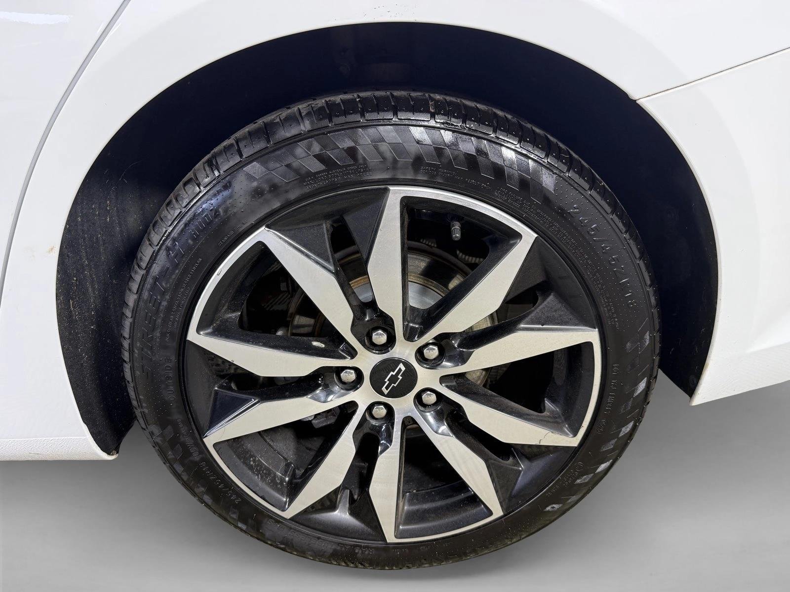 Used 2021 Summit White Chevrolet RS image 20