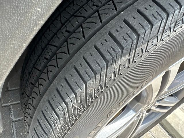 Used 2022 Silver Mercedes-Benz GLC 300 image 22