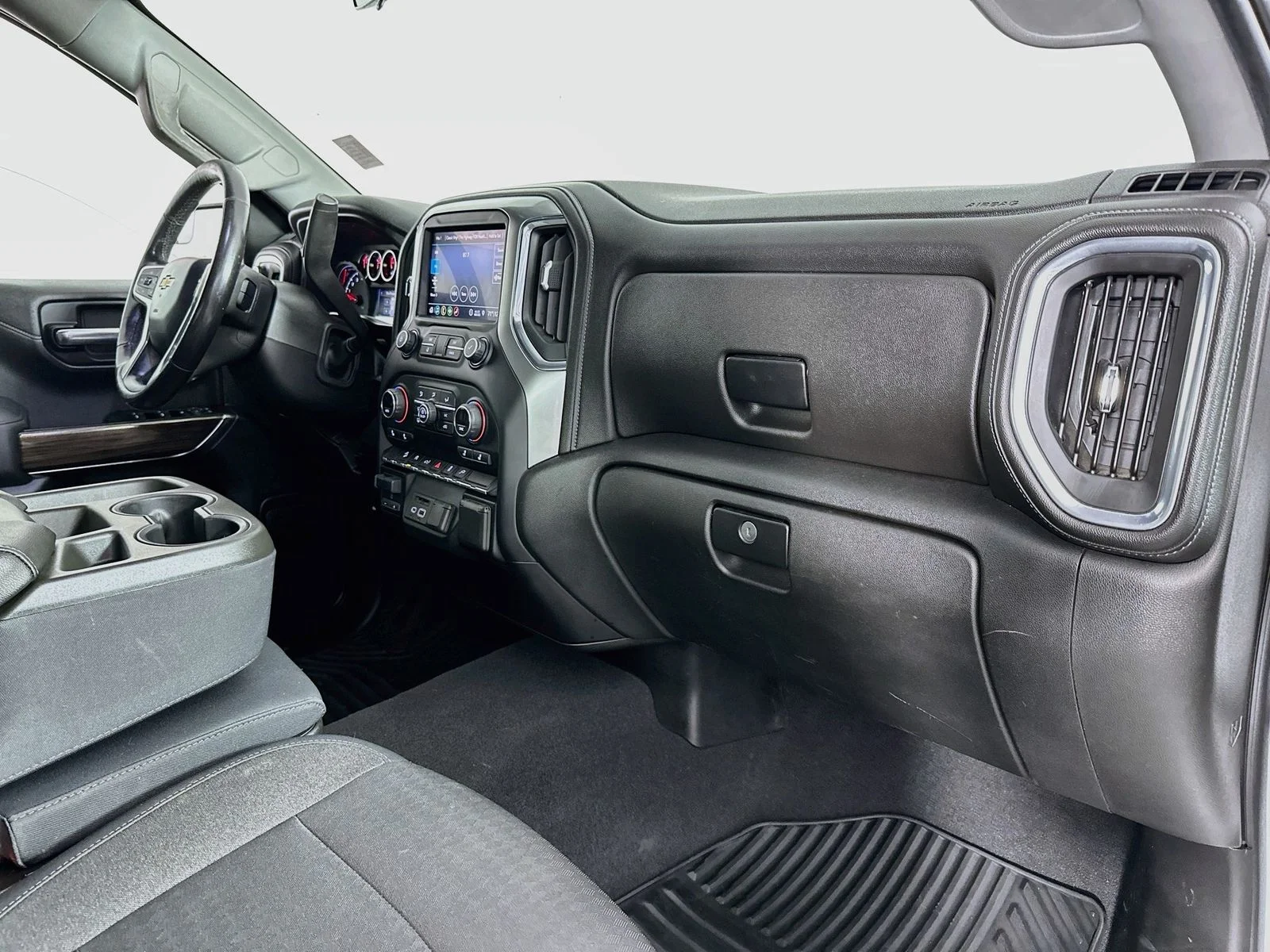 Used 2019 Summit White Chevrolet LT image 30