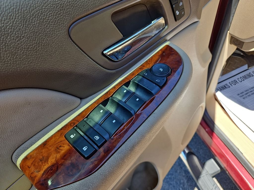 Used 2008 Red GMC SLT image 12