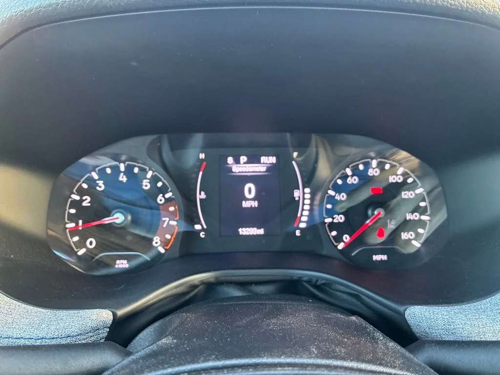Used 2022 Gray Jeep Latitude image 15