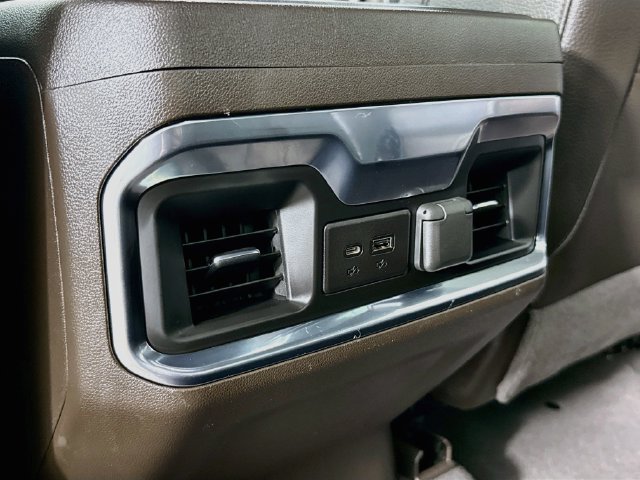 Used 2022 WHITE FROST TRICOAT GMC Denali image 29
