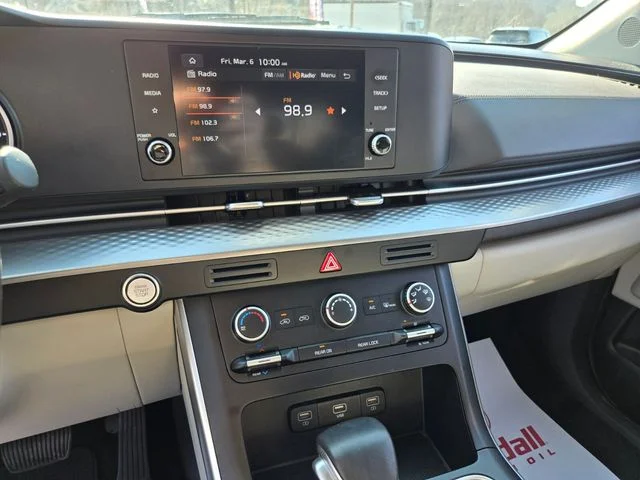 Used 2024 Red Kia LX image 26