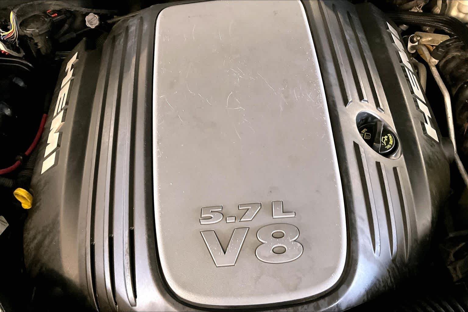 Used 2009 Brilliant Black Pearl Dodge R/T image 25