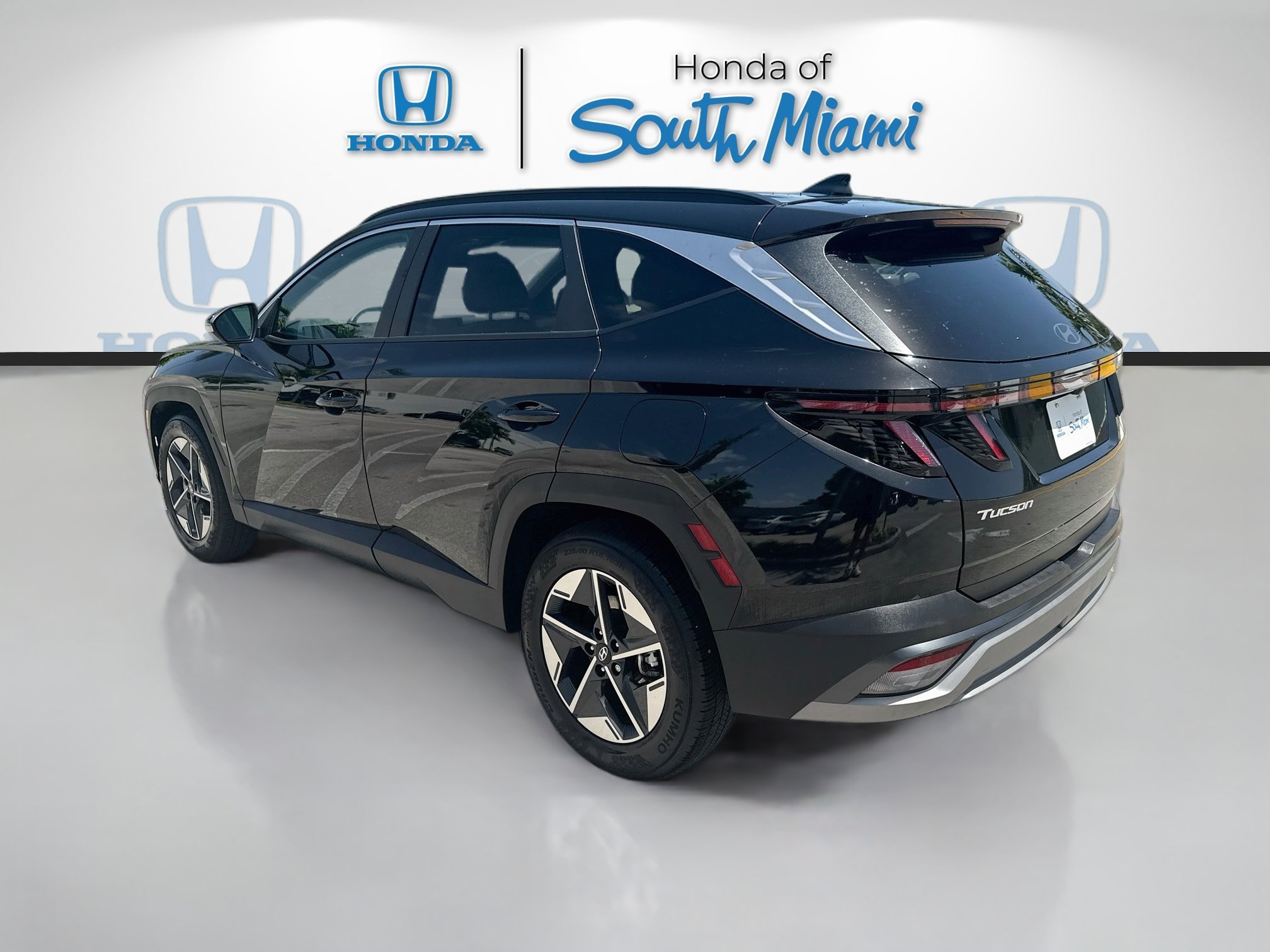 Used 2025 Phantom Black Hyundai SEL Convenience image 5