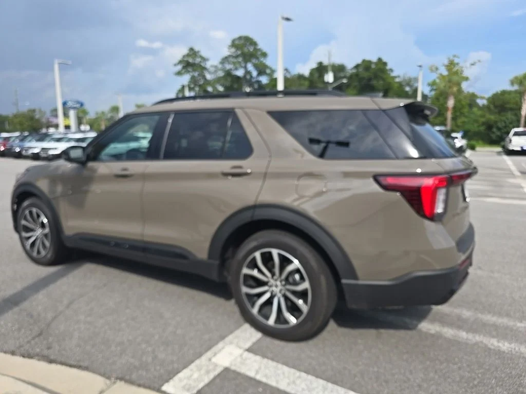 Used 2026 Gray Ford ST-Line image 6