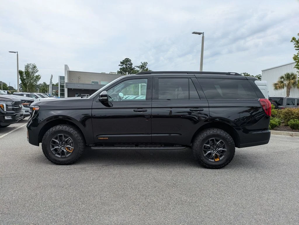 New 2026 Agate Black Metallic Ford Tremor image 8