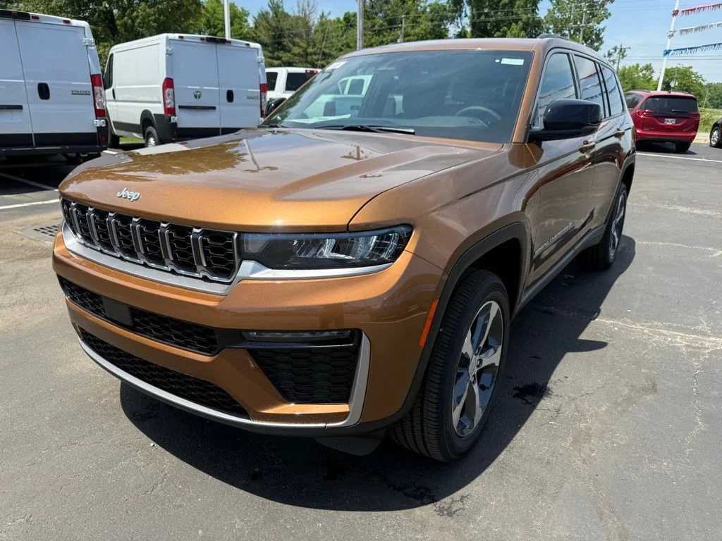 New 2026 Copper Shino Metallic Clear-Coat Exterior Paint Jeep Limited image 8