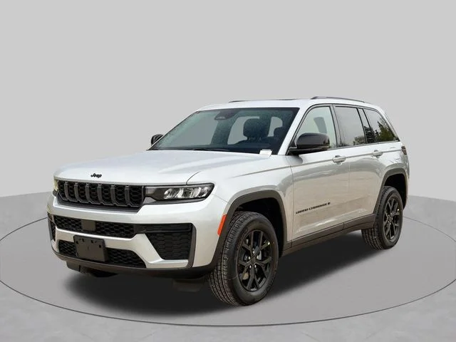 New 2026 Silver Zynith Exterior Paint Jeep Altitude image 9
