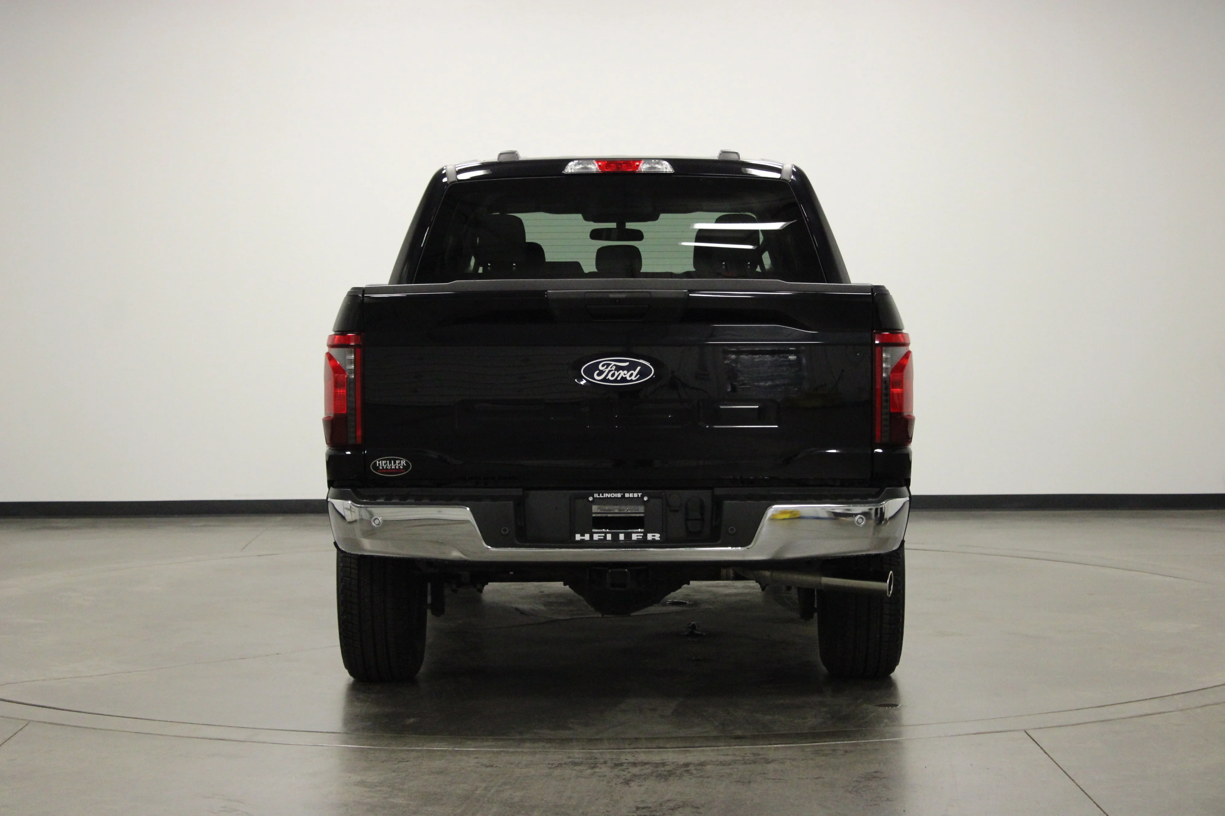 Used 2025 Agate Black Metallic Ford XLT image 7