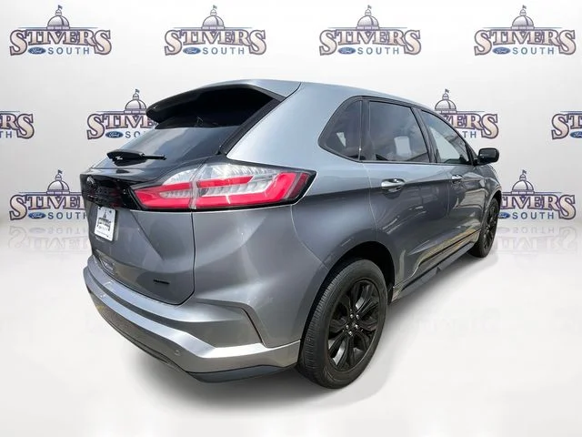 Used 2023 Silver Ford SE image 5