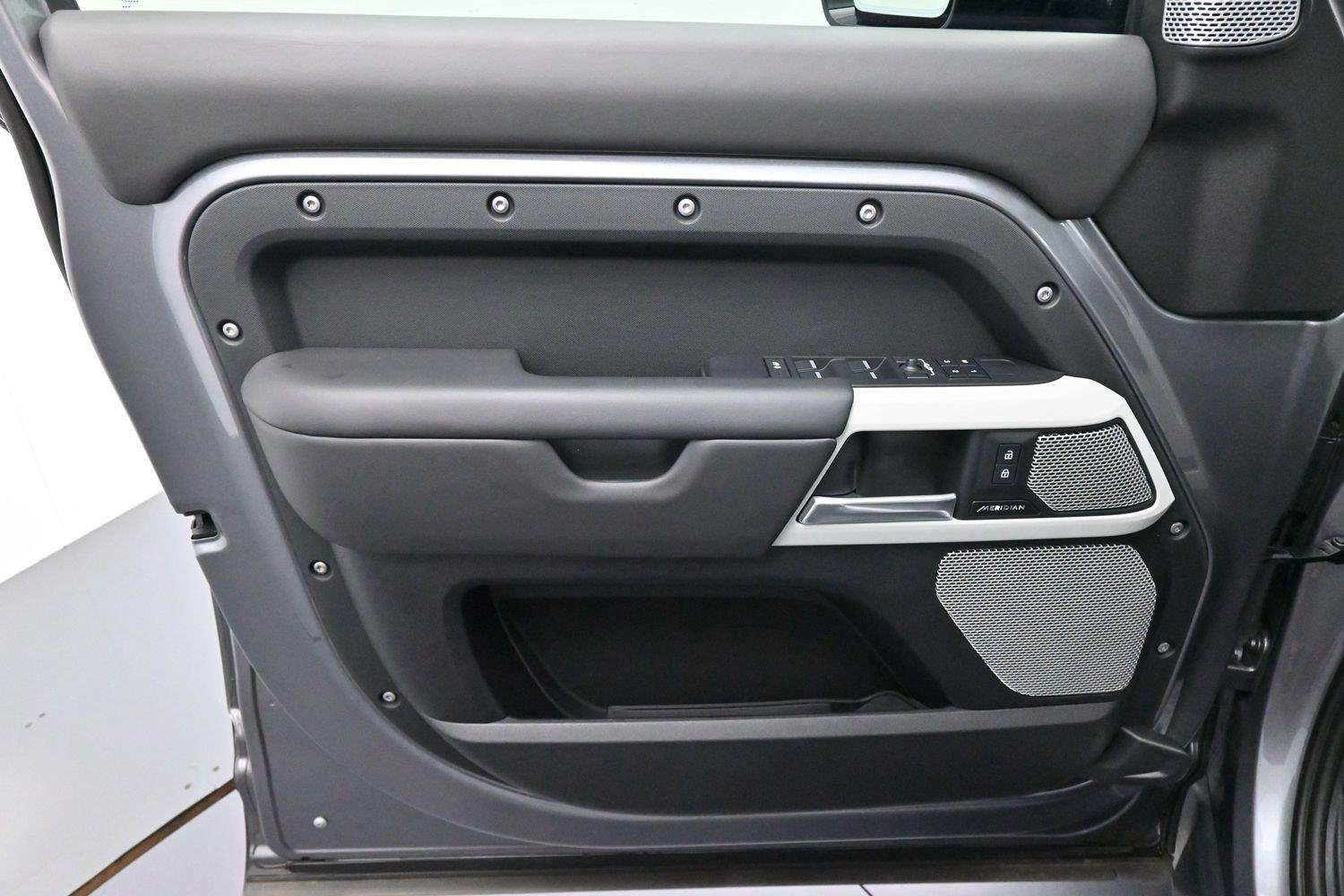Used 2024 Eiger Grey Metallic Land Rover S image 12