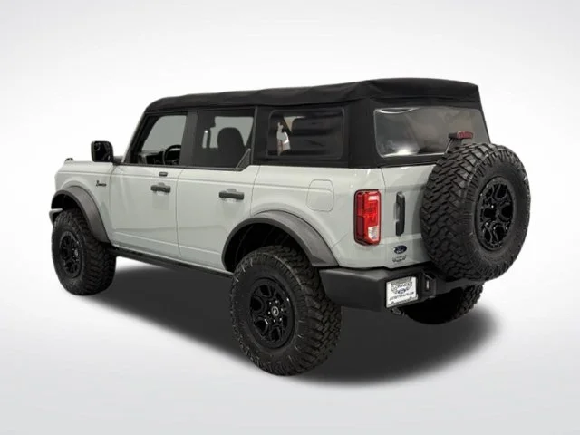 Used 2022 Green Ford Base image 6