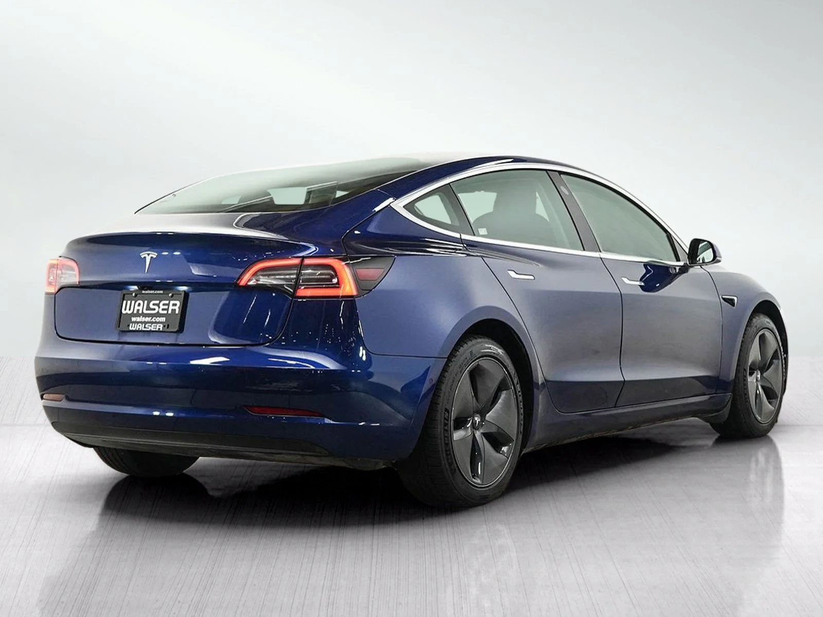 Used 2020 Blue Tesla Standard image 5