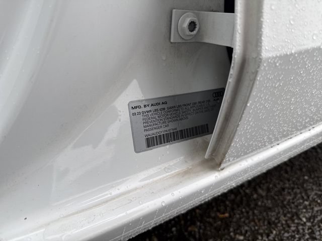 Used 2023 Ibis White Audi 40 Premium image 27
