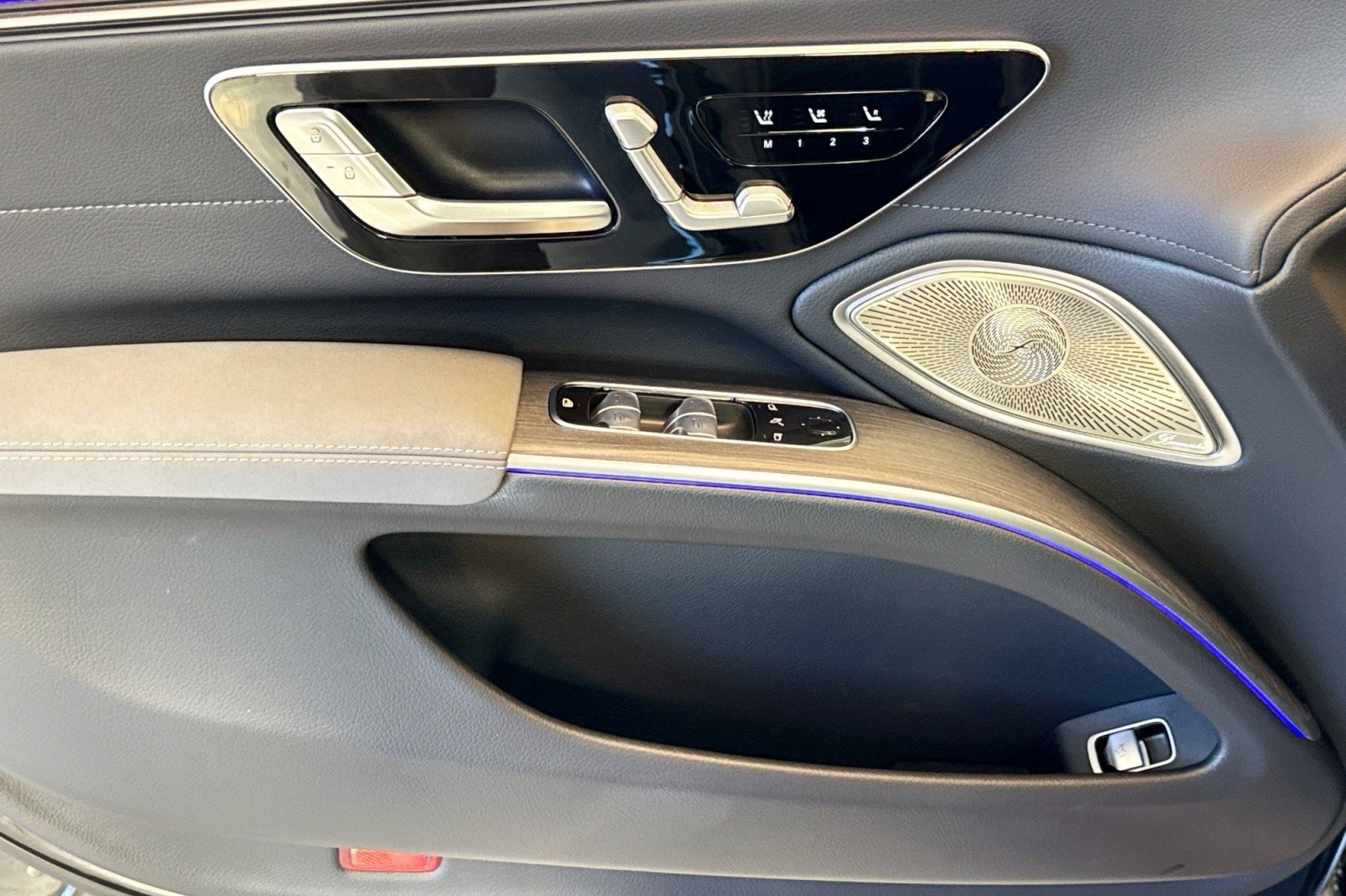 Certified Used 2023 Obsidian Black Metallic Mercedes-Benz EQS 580 4MATIC® Sedan image 17