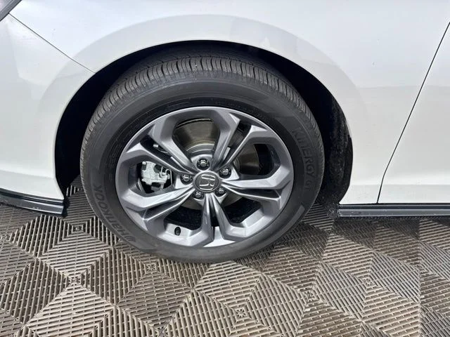 Used 2025 White Honda EX-L image 32