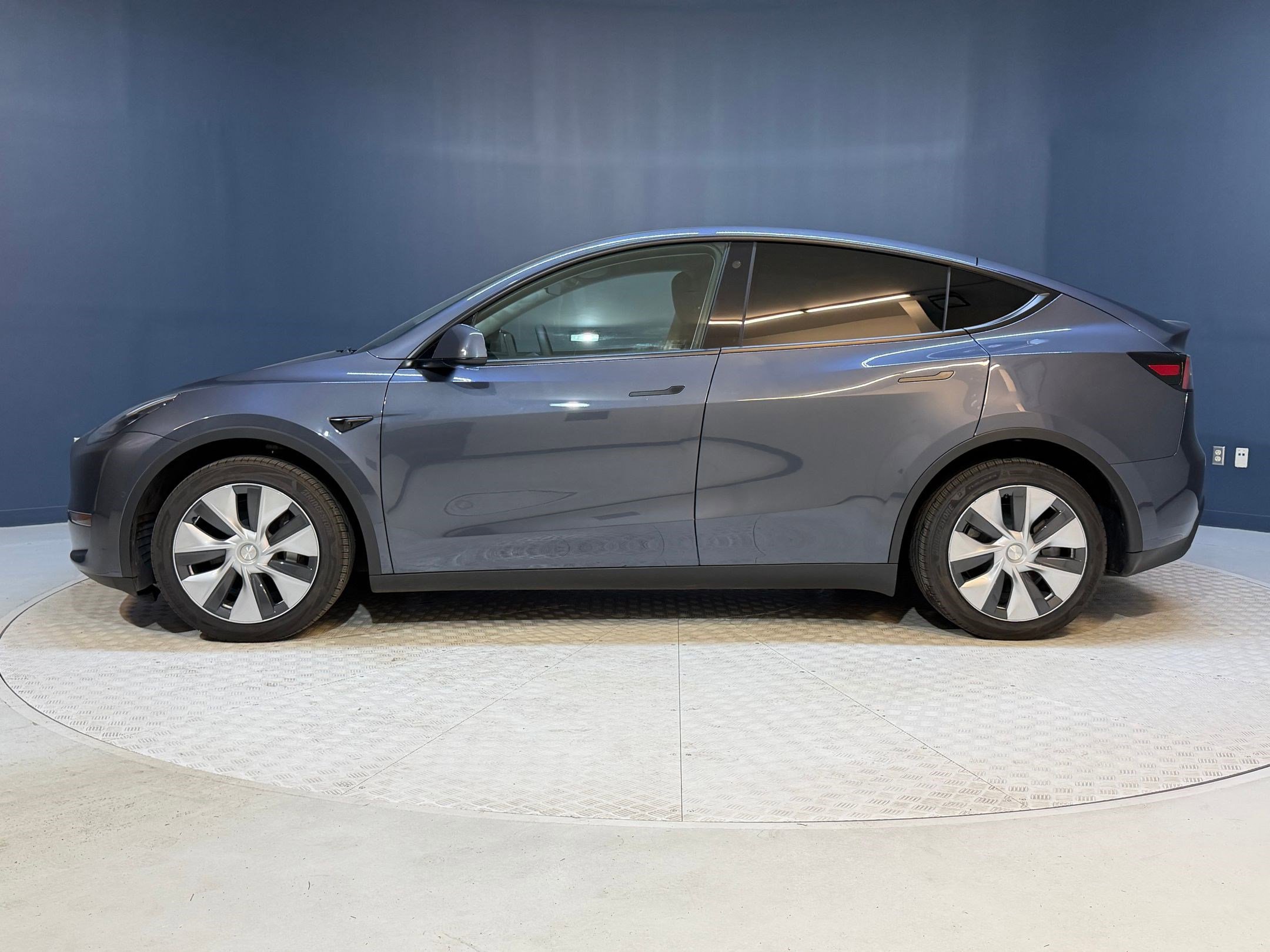 Used 2022 Tesla Model Y Long Range with VIN 7SAYGDEE3NF460257 for sale in Orlando, FL