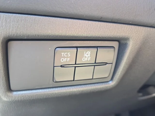 Used 2021 White Mazda Touring image 30