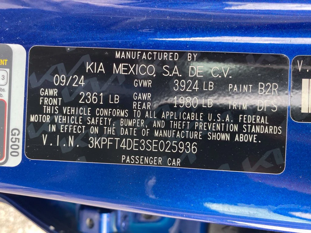 Used 2025  Kia LXS image 18