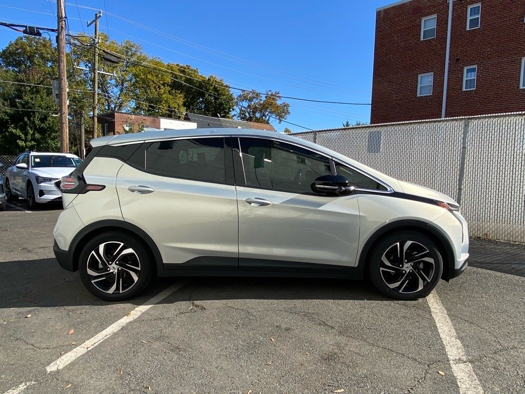 Used 2022 Chevrolet Bolt EV 2LT with VIN 1G1FX6S03N4132815 for sale in Alexandria, VA