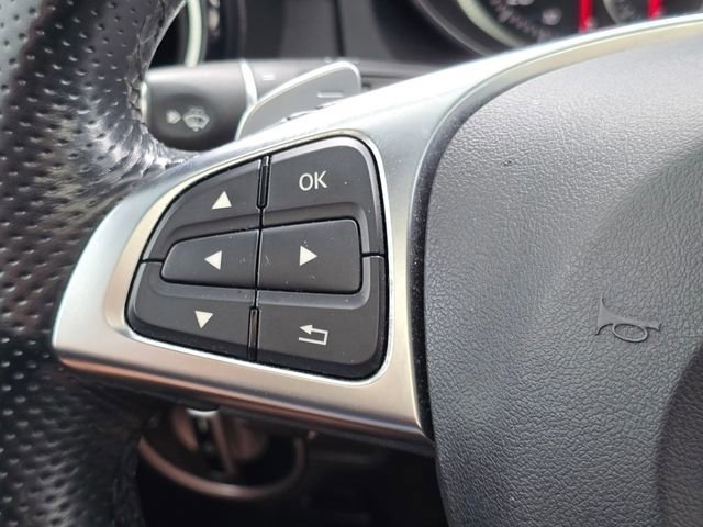 Used 2018 White Mercedes-Benz GLA 250 image 16