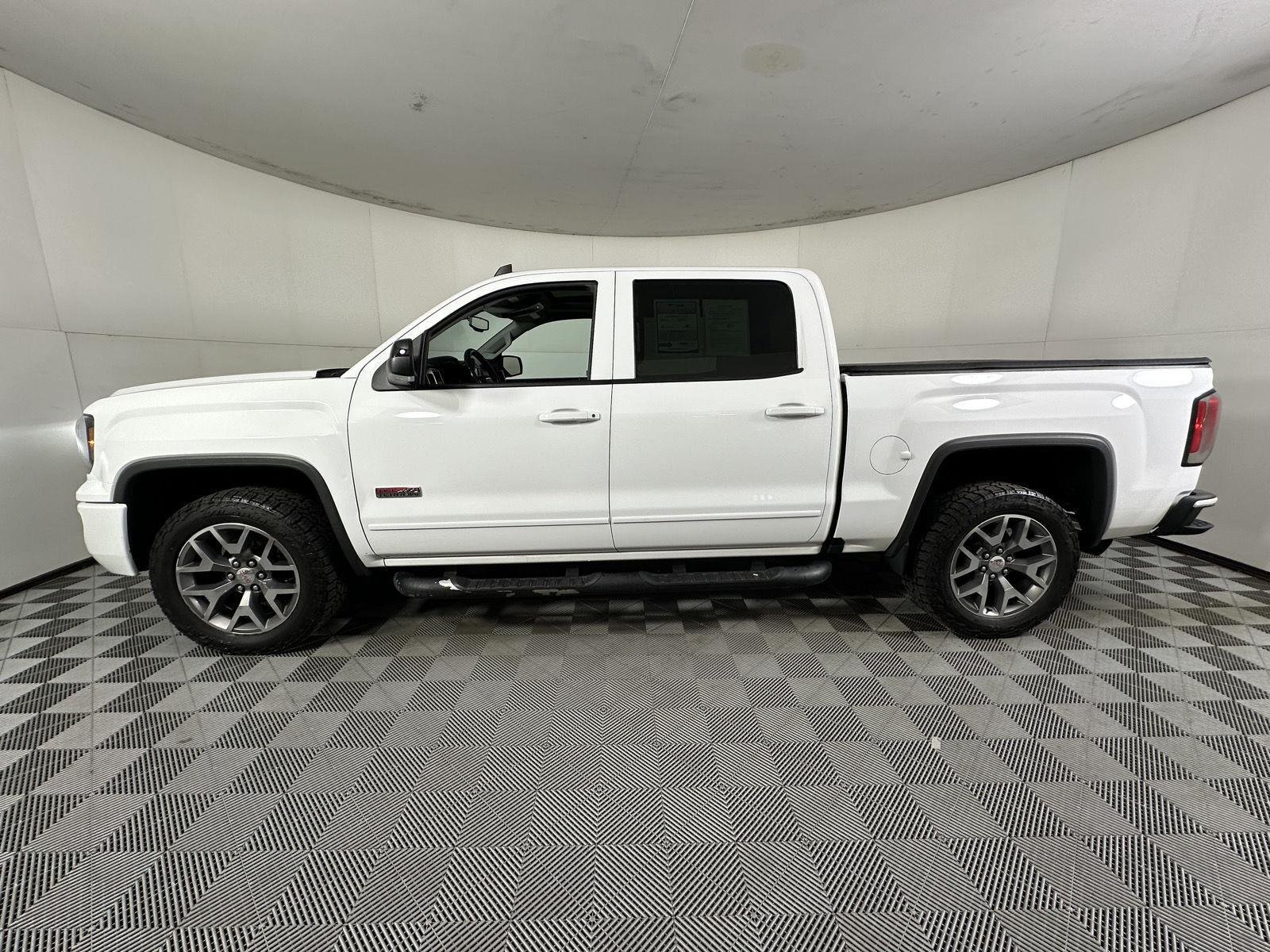Used 2018 Summit White GMC SLT image 20