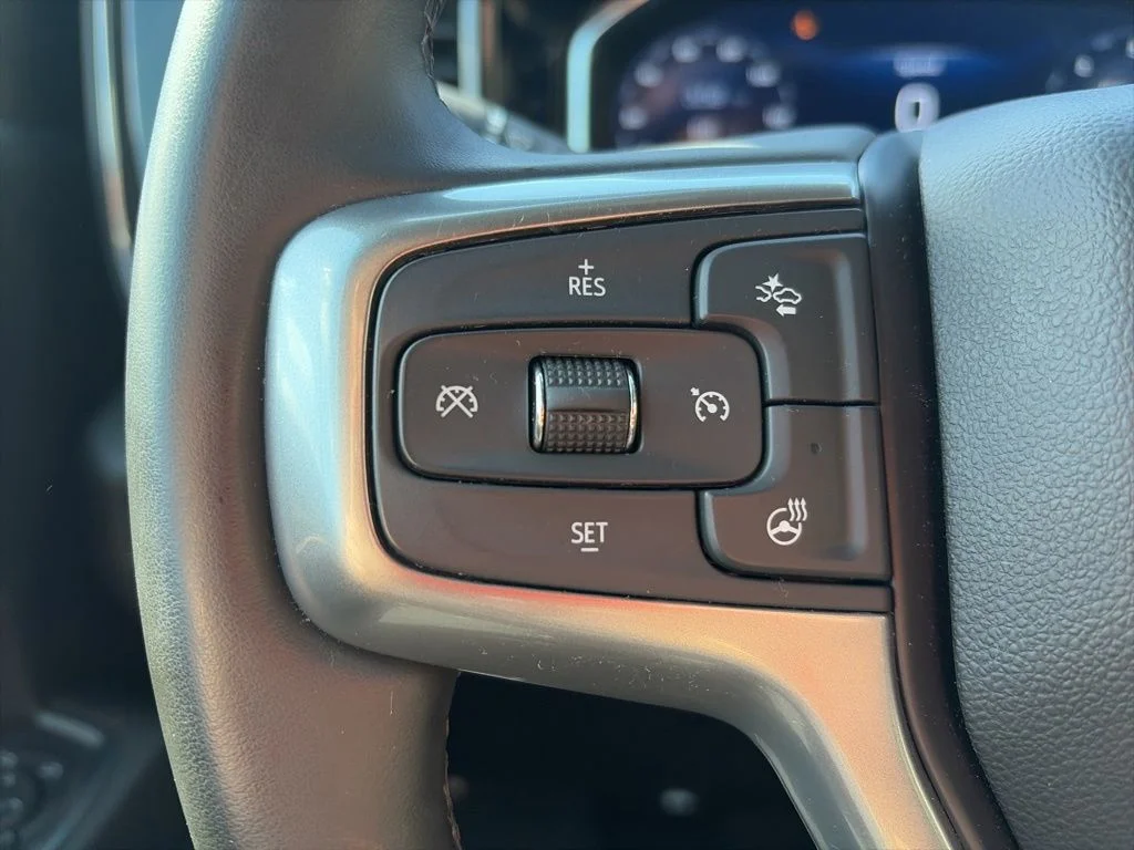 Used 2025 White Chevrolet LT image 30