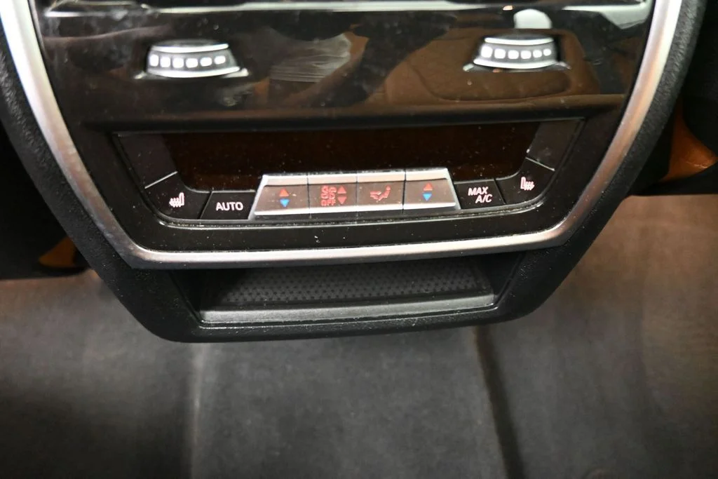 Used 2023 Blue BMW xDrive40i image 21