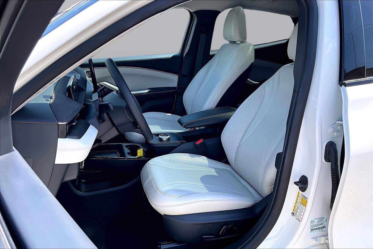 Used 2023 Star White Metallic Tri-Coat Ford Premium image 7