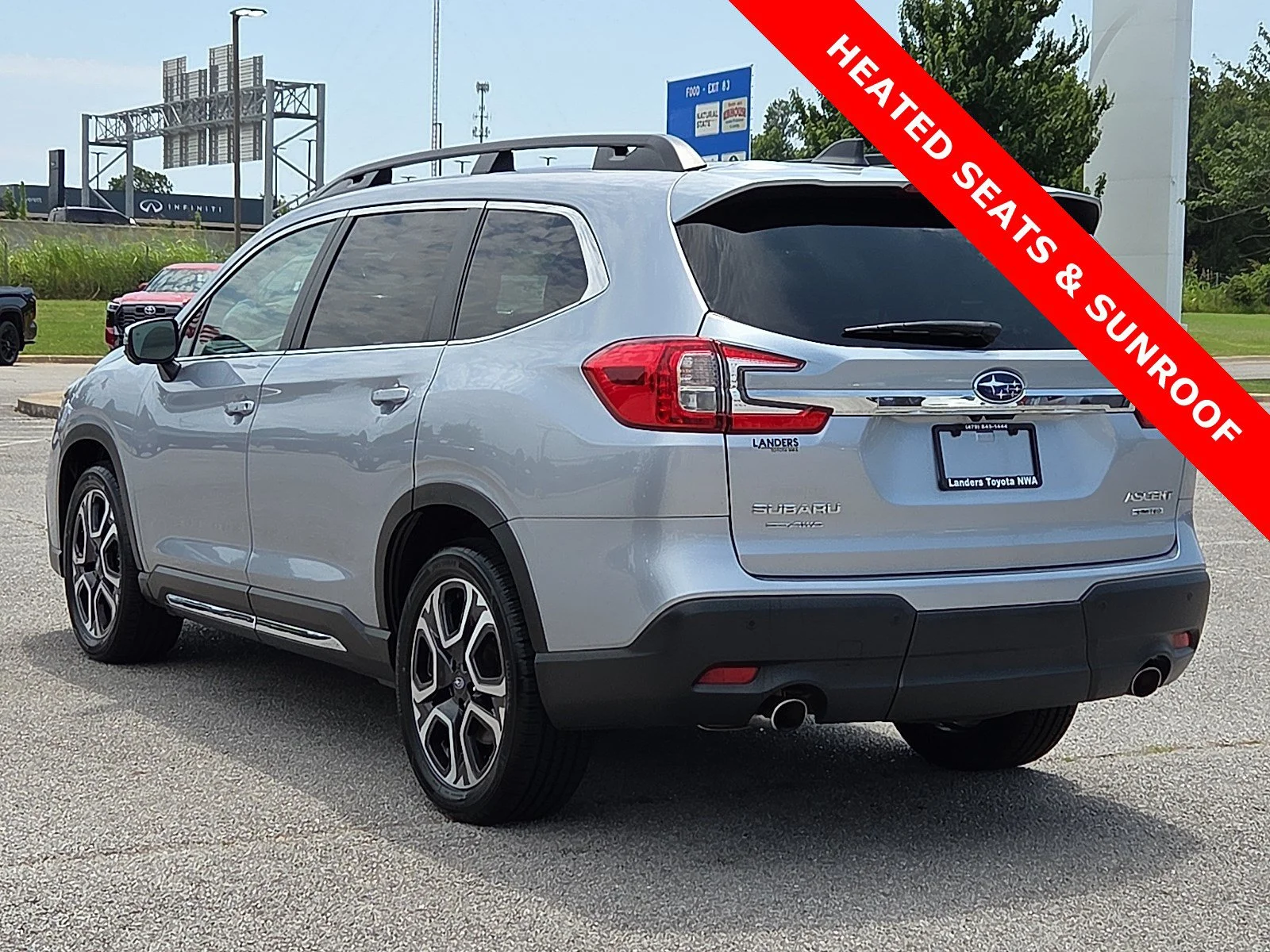 Used 2023 Ice Silver Metallic Subaru Limited image 4