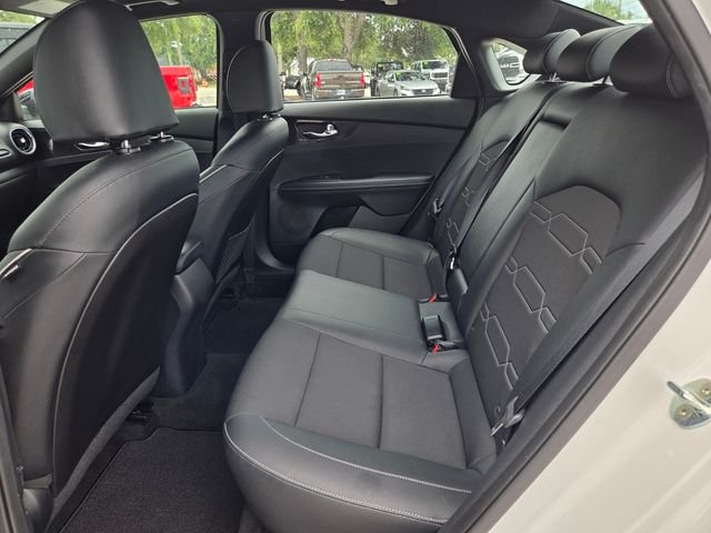 Certified Used 2021 White Kia GT-Line image 13