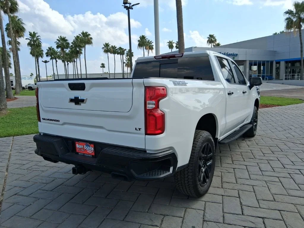 Used 2025 Summit White Chevrolet LT Trail Boss image 5