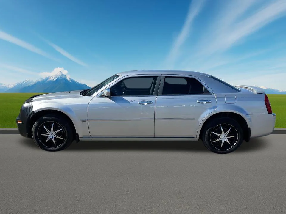 Used 2006 Silver Chrysler Base image 8