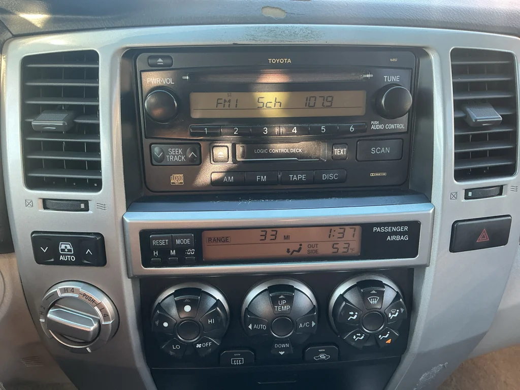 Used 2005 Natural White Toyota SR5 image 21