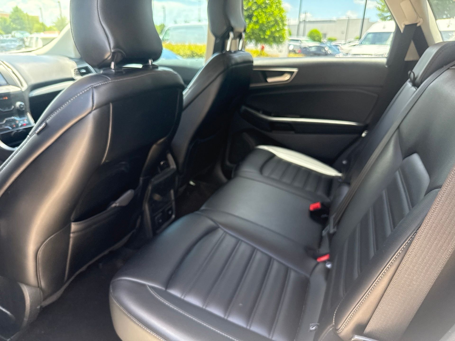 Used 2019 Oxford White Ford SEL image 10