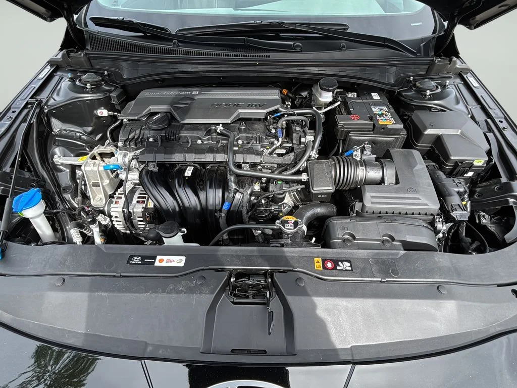 Certified Used 2025 Abyss Black Hyundai SEL Sport image 9