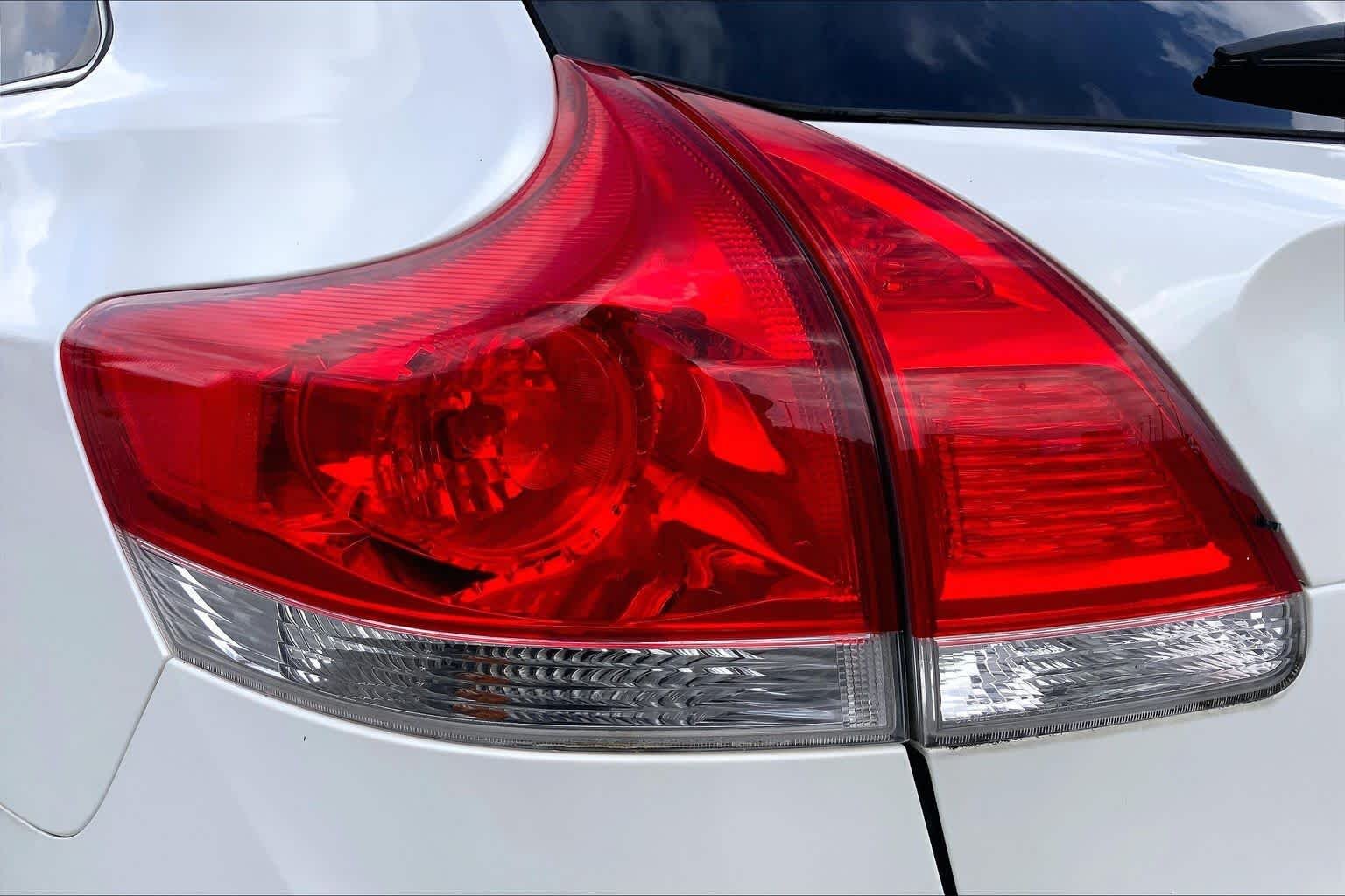 Used 2010 Blizzard Pearl Toyota  image 26