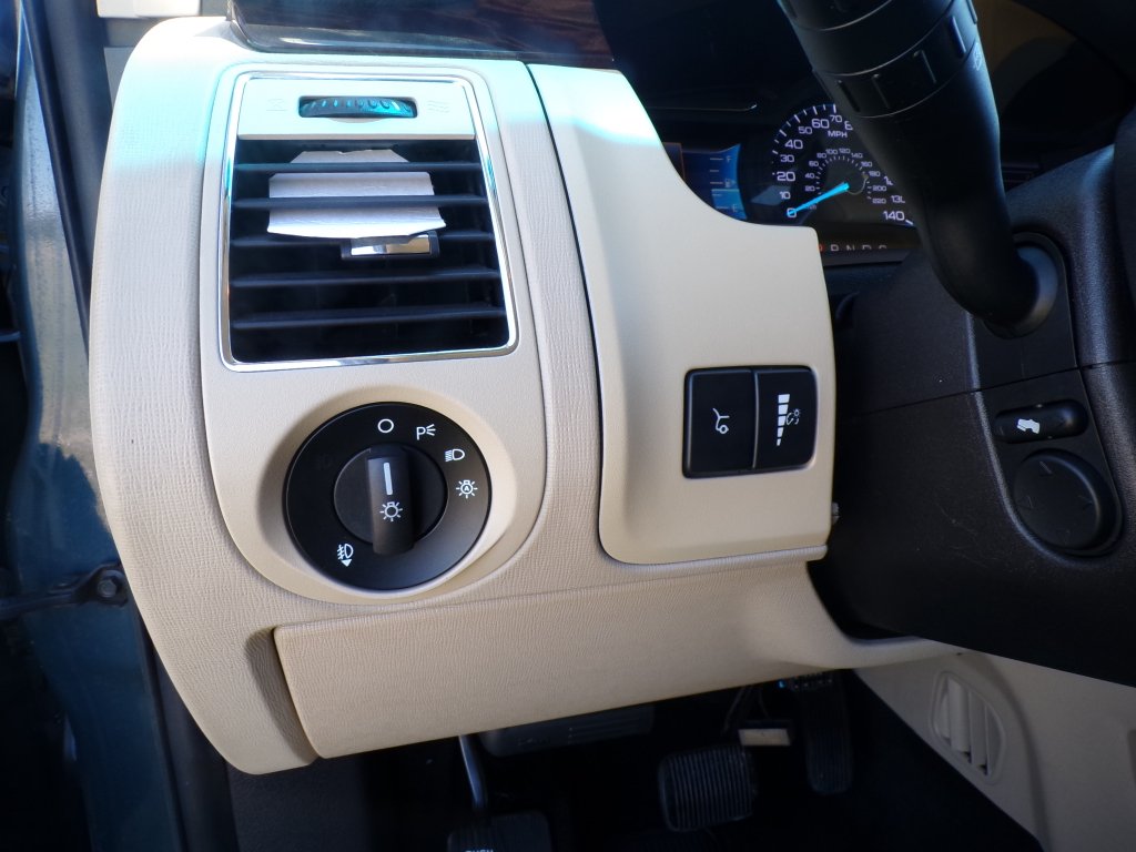 Used 2016 Too Good To Be Blue Metallic Ford Limited image 21