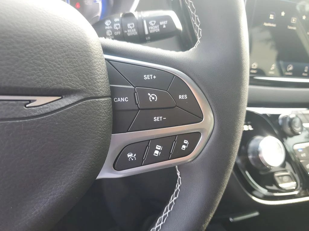 New 2027 White Chrysler LX image 15