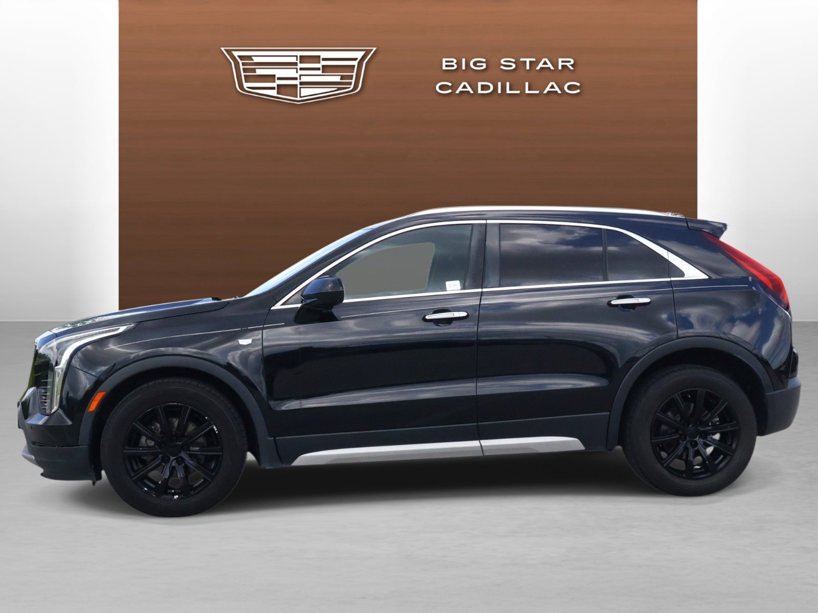 Used 2019 Cadillac XT4 Premium Luxury with VIN 1GYFZCR44KF161095 for sale in Friendswood, TX