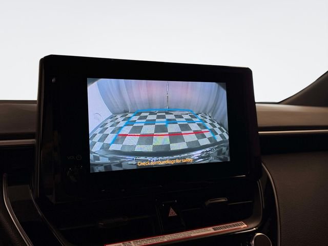 Used 2025  Toyota SE image 27
