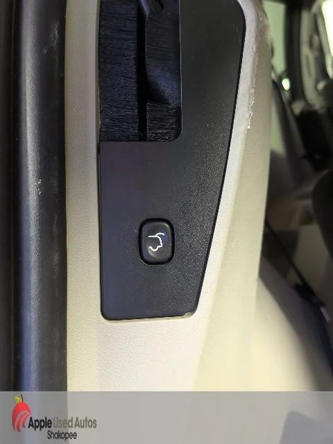Used 2016 Beige Dodge SXT image 11