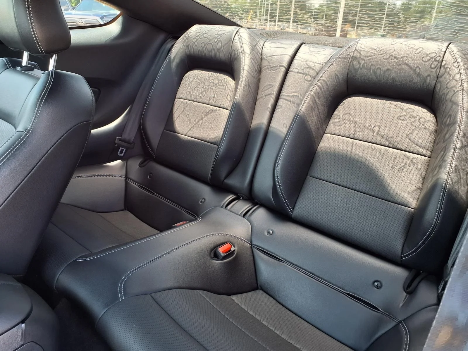 Used 2022 White Ford GT Premium image 18