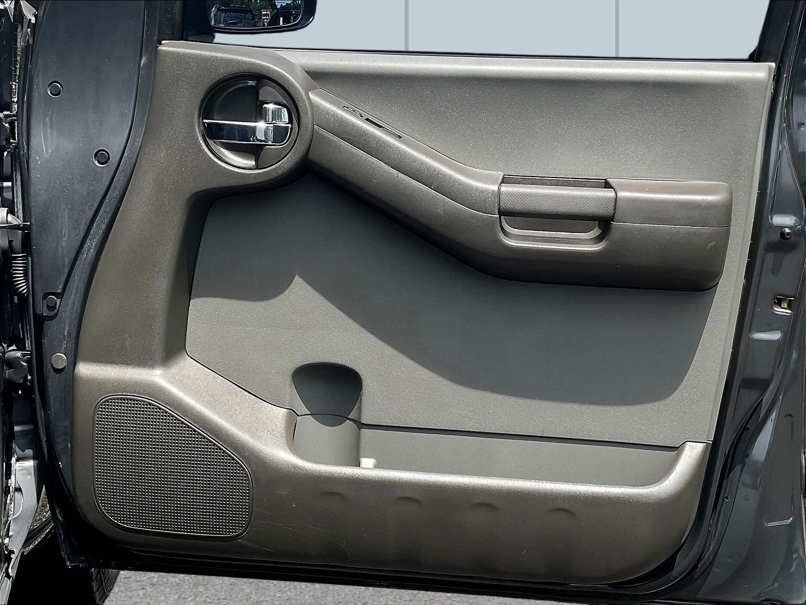 Used 2013 Black Nissan S image 28